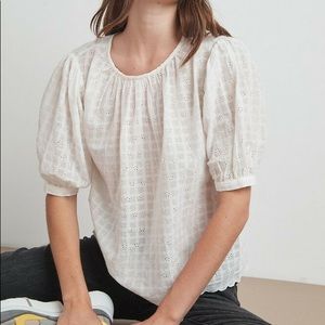 VELVET BY GRAHAM & SPENCER Eyelet White Short Sleeve Blouse